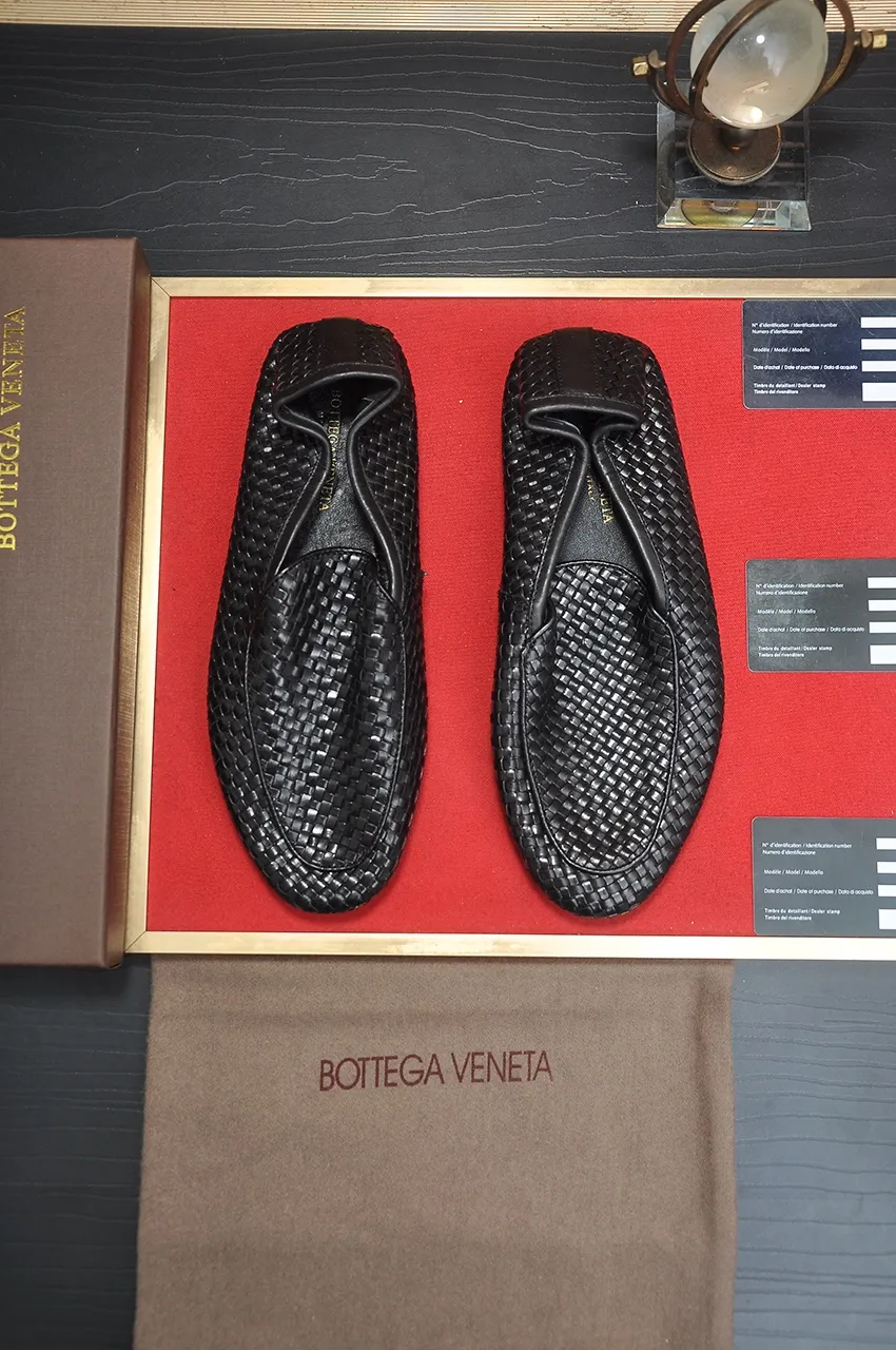 Men's shoes 💰600💶 [Botteg Venetta (BV)] (wallet shoes) exclusive new model official website new model The upper is made of high-quality top calfskin. Delicate feel and flowing luxurious texture. Tailored for refined men to create a noble aura. Detailed and regular Mark hand-stitching. Smooth lines. Full cowhide lining, comfortable to wash off sweat. 38-44
